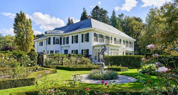 “An English country estate…in New Zealand”: Luxury Home for Sale in ...