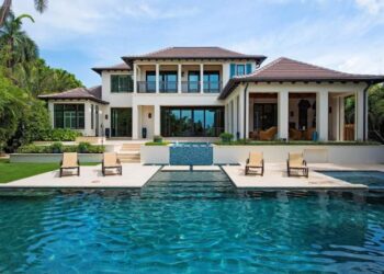 Luxury Beachfront Homes